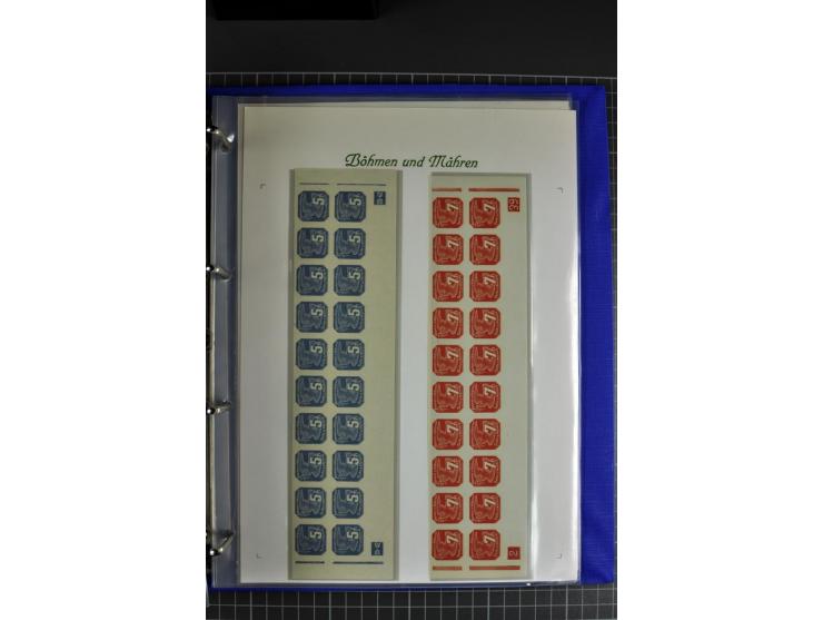 1939, Zeitungsmarken, Mi.-Nr. 42-51 in Viererblocks, nahezu komplett mit allen Plattennummern aus der linken und rechten Boge