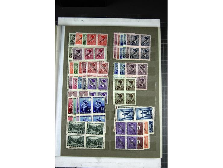 1941/43, ungebrauchte und vorwiegend postfrische Partie mit diversen besseren Werten in Viererblocks dabei Mi.-Nr. 1-15,31-45
