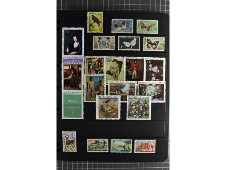 1849/2007, mainly mounted und unmounted mint collection with a good part of early used stamps like Mi.-Nr. 1-2, 5 and 7-9, 17