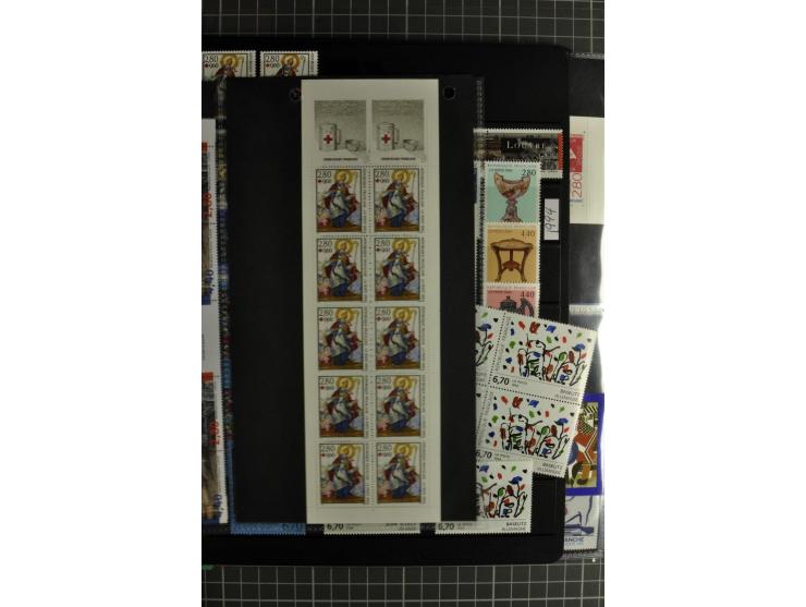 1849/2007, mainly mounted und unmounted mint collection with a good part of early used stamps like Mi.-Nr. 1-2, 5 and 7-9, 17