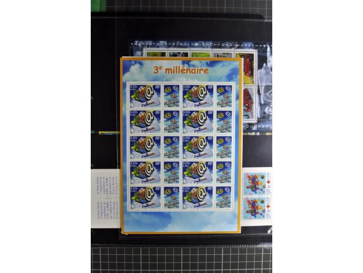 1849/2007, mainly mounted und unmounted mint collection with a good part of early used stamps like Mi.-Nr. 1-2, 5 and 7-9, 17