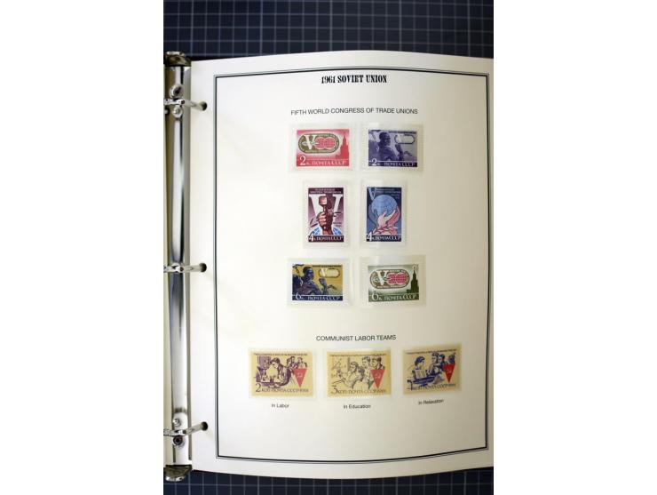 1921/1999, mostly unmounted mint collection, from 1944 on almost complete with many better sets, souvenir sheets in missing i