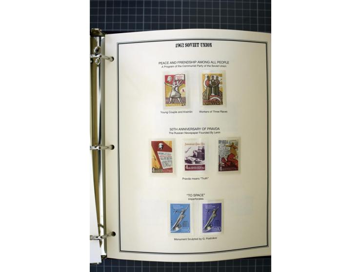 1921/1999, mostly unmounted mint collection, from 1944 on almost complete with many better sets, souvenir sheets in missing i