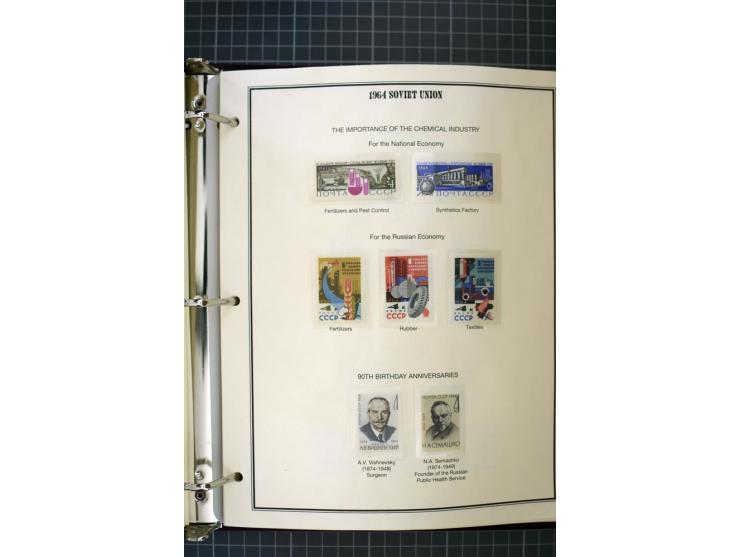1921/1999, mostly unmounted mint collection, from 1944 on almost complete with many better sets, souvenir sheets in missing i