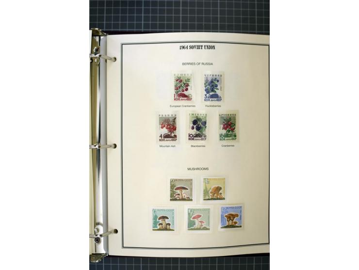 1921/1999, mostly unmounted mint collection, from 1944 on almost complete with many better sets, souvenir sheets in missing i