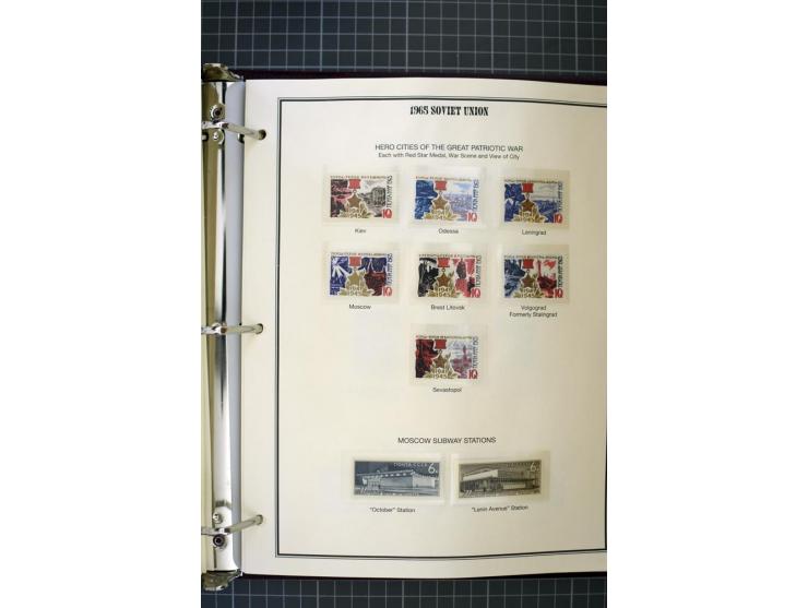 1921/1999, mostly unmounted mint collection, from 1944 on almost complete with many better sets, souvenir sheets in missing i