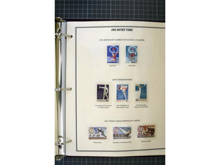 1921/1999, mostly unmounted mint collection, from 1944 on almost complete with many better sets, souvenir sheets in missing i