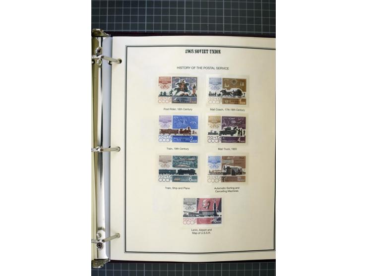 1921/1999, mostly unmounted mint collection, from 1944 on almost complete with many better sets, souvenir sheets in missing i