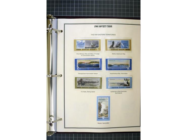 1921/1999, mostly unmounted mint collection, from 1944 on almost complete with many better sets, souvenir sheets in missing i