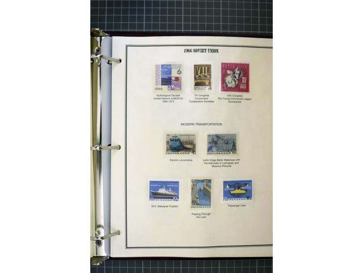 1921/1999, mostly unmounted mint collection, from 1944 on almost complete with many better sets, souvenir sheets in missing i