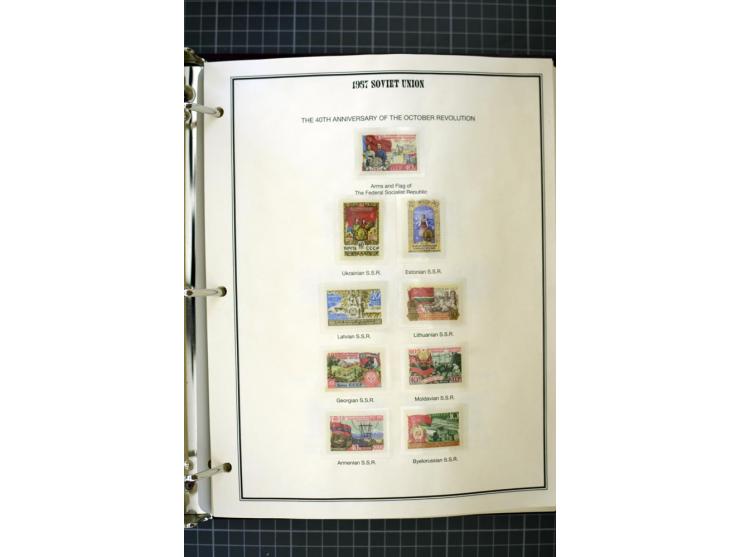 1921/1999, mostly unmounted mint collection, from 1944 on almost complete with many better sets, souvenir sheets in missing i