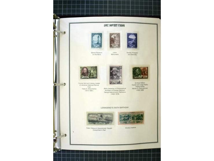 1921/1999, mostly unmounted mint collection, from 1944 on almost complete with many better sets, souvenir sheets in missing i
