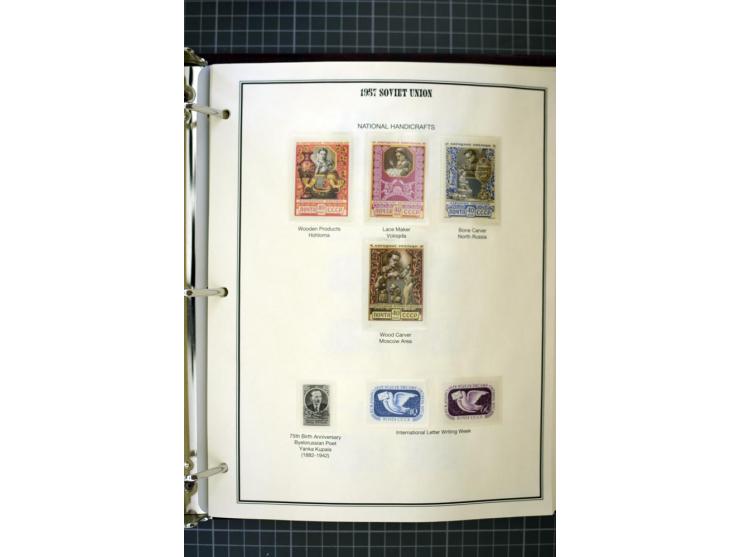 1921/1999, mostly unmounted mint collection, from 1944 on almost complete with many better sets, souvenir sheets in missing i