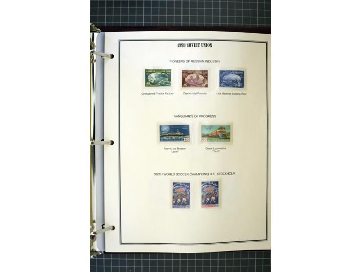 1921/1999, mostly unmounted mint collection, from 1944 on almost complete with many better sets, souvenir sheets in missing i