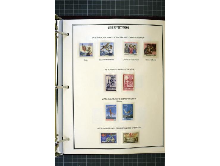 1921/1999, mostly unmounted mint collection, from 1944 on almost complete with many better sets, souvenir sheets in missing i