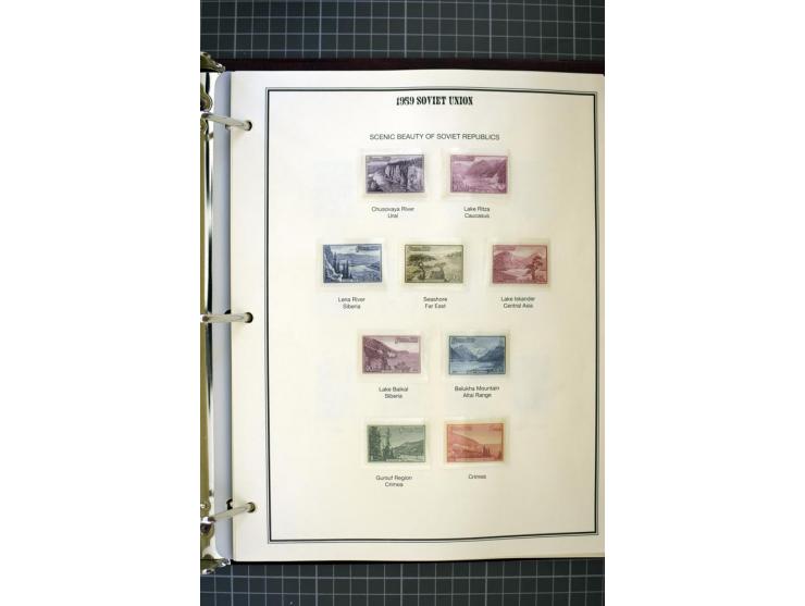 1921/1999, mostly unmounted mint collection, from 1944 on almost complete with many better sets, souvenir sheets in missing i