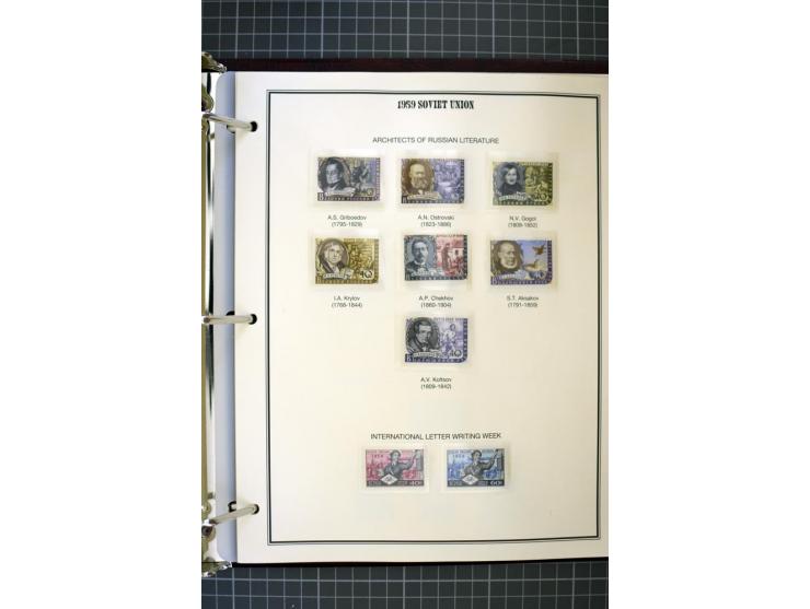 1921/1999, mostly unmounted mint collection, from 1944 on almost complete with many better sets, souvenir sheets in missing i