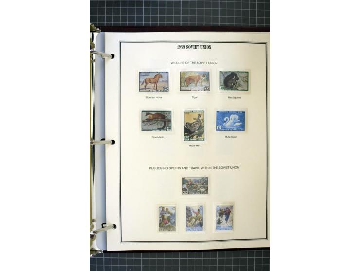 1921/1999, mostly unmounted mint collection, from 1944 on almost complete with many better sets, souvenir sheets in missing i