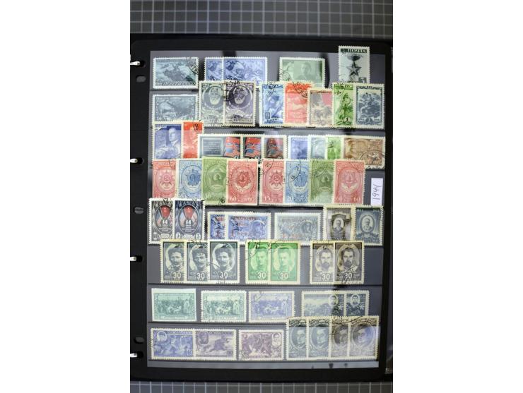 1921/1999, mostly unmounted mint collection, from 1944 on almost complete with many better sets, souvenir sheets in missing i