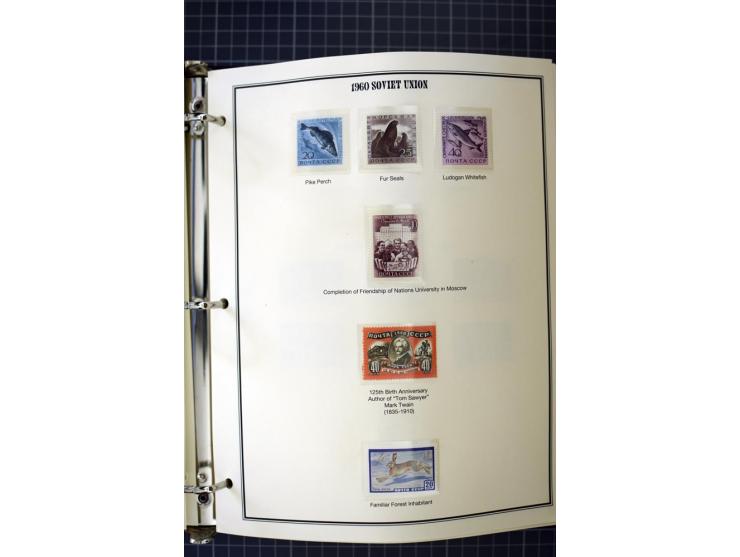 1921/1999, mostly unmounted mint collection, from 1944 on almost complete with many better sets, souvenir sheets in missing i