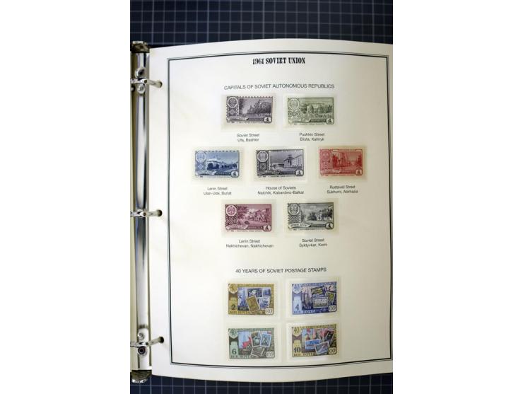 1921/1999, mostly unmounted mint collection, from 1944 on almost complete with many better sets, souvenir sheets in missing i