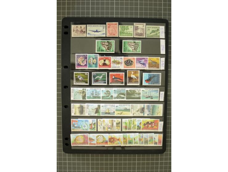 COCOS & CHRISTMAS ISLANDS: 1958/2006, unmounted mint collection, good condition