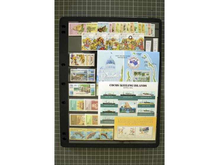 COCOS & CHRISTMAS ISLANDS: 1958/2006, unmounted mint collection, good condition
