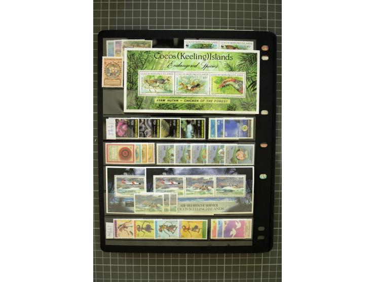 COCOS & CHRISTMAS ISLANDS: 1958/2006, unmounted mint collection, good condition