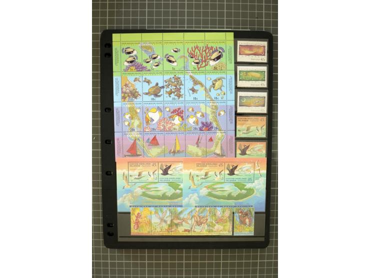 COCOS & CHRISTMAS ISLANDS: 1958/2006, unmounted mint collection, good condition