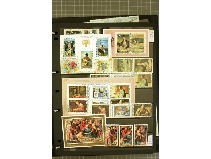 1935/2005, Cook Islands, Aitutaki, Niue & Penrhyn, mounted and unmounted mint collection with better stamps like SG #118-21 a