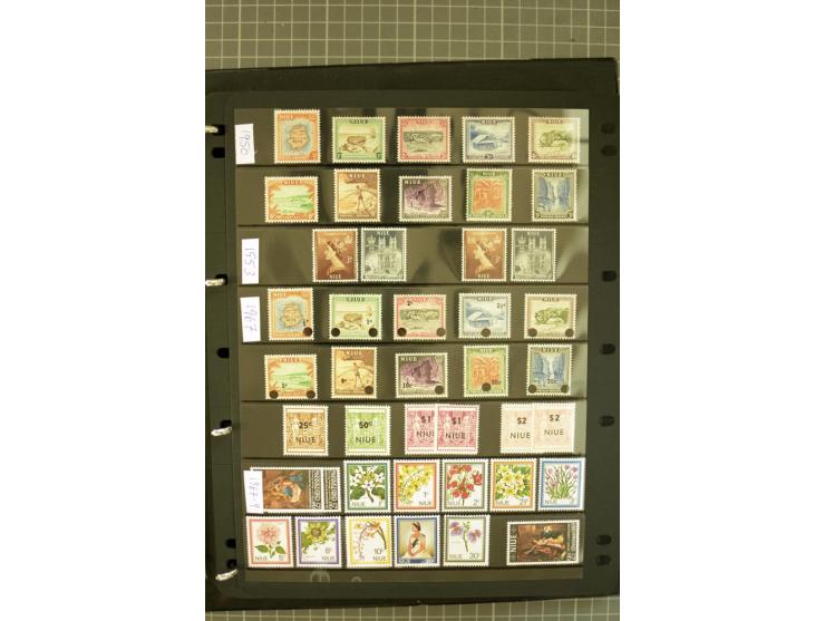 1935/2005, Cook Islands, Aitutaki, Niue & Penrhyn, mounted and unmounted mint collection with better stamps like SG #118-21 a