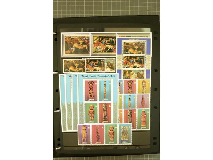 1935/2005, Cook Islands, Aitutaki, Niue & Penrhyn, mounted and unmounted mint collection with better stamps like SG #118-21 a