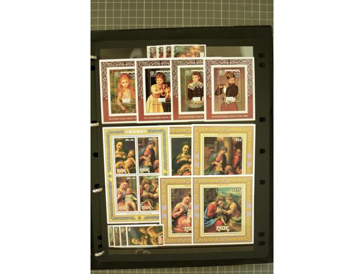 1935/2005, Cook Islands, Aitutaki, Niue & Penrhyn, mounted and unmounted mint collection with better stamps like SG #118-21 a