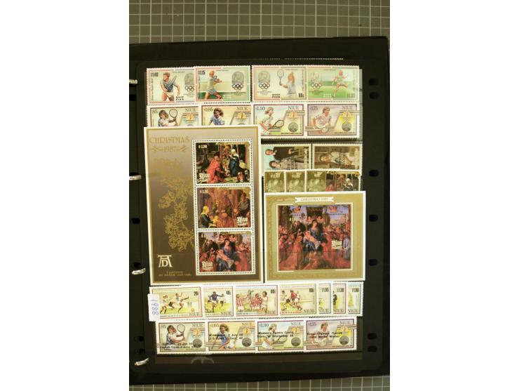 1935/2005, Cook Islands, Aitutaki, Niue & Penrhyn, mounted and unmounted mint collection with better stamps like SG #118-21 a