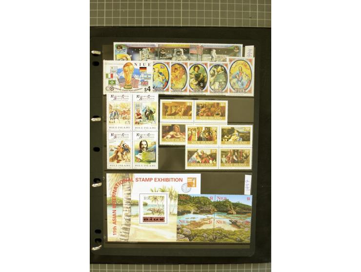 1935/2005, Cook Islands, Aitutaki, Niue & Penrhyn, mounted and unmounted mint collection with better stamps like SG #118-21 a