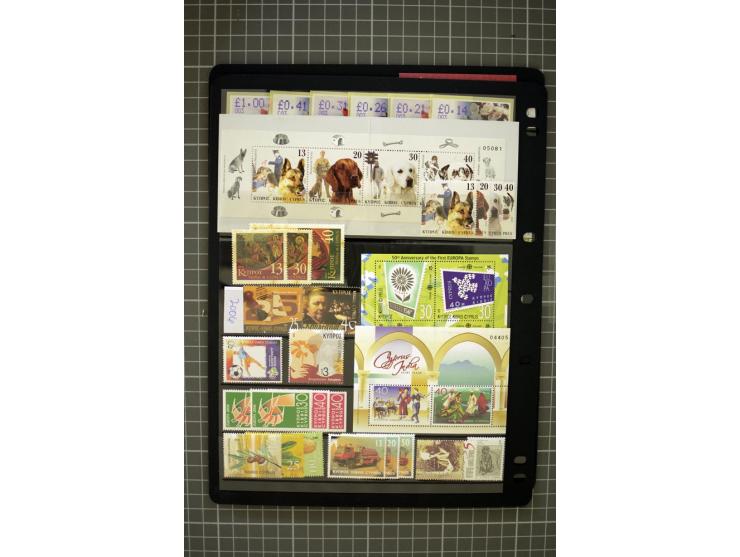 1937/2007, mounted and unmounted mint collection with better stamps including SG 151-163, also some better varieties like SG 