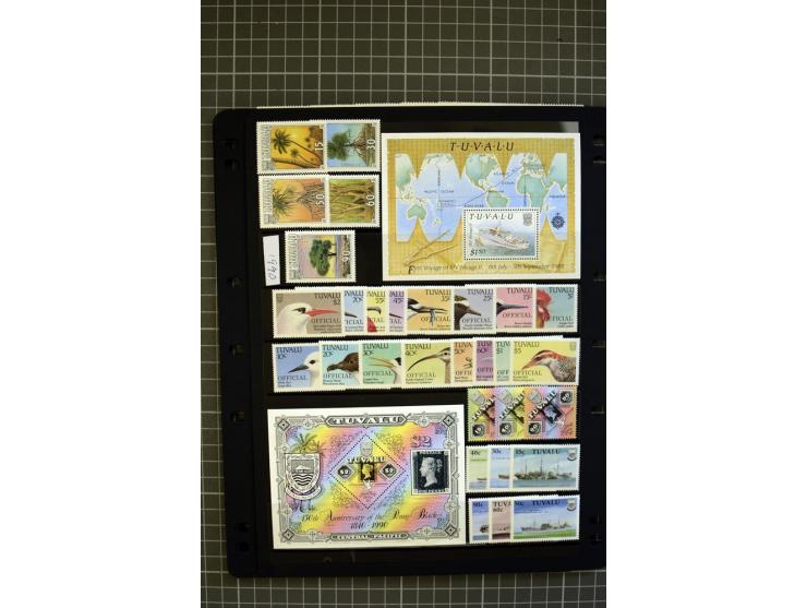 SOUTH PACIFIC: 1937/2005, Fiji, Gilbert Ellice/Kiribati, Nauru and Tuvalu, mainly unmounted mint collection with better stamp