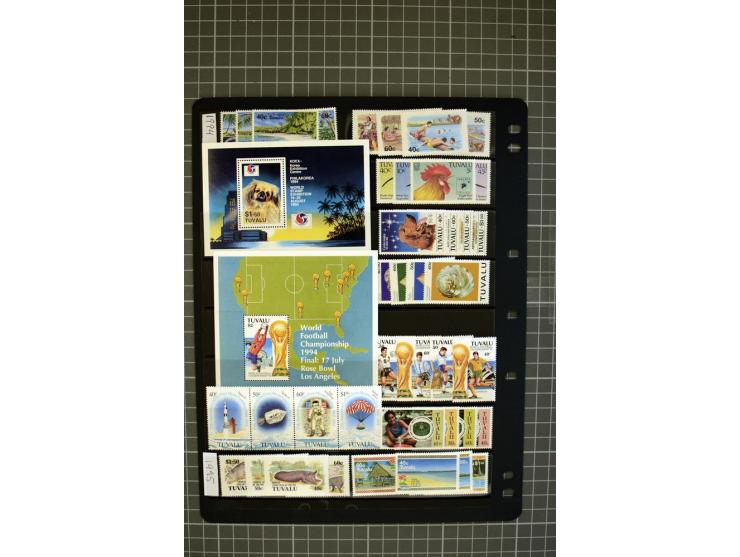 SOUTH PACIFIC: 1937/2005, Fiji, Gilbert Ellice/Kiribati, Nauru and Tuvalu, mainly unmounted mint collection with better stamp