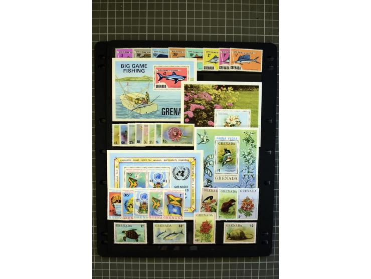 1876/1980, mounted and unmounted mint collection with better stamps like SG #153-163d, also some booklets, from 1971 on unmou