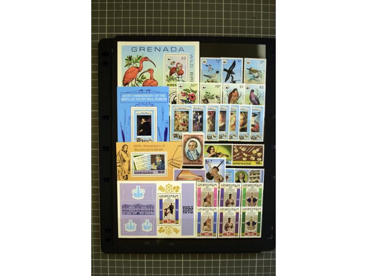 1876/1980, mounted and unmounted mint collection with better stamps like SG #153-163d, also some booklets, from 1971 on unmou