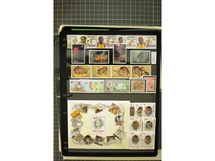 1897/2007, mainly mounted and unmounted mint collection with better stamps like SG #121-133a, from 1971 on unmounted mint, go