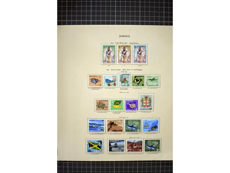 1897/2007, mainly mounted and unmounted mint collection with better stamps like SG #121-133a, from 1971 on unmounted mint, go