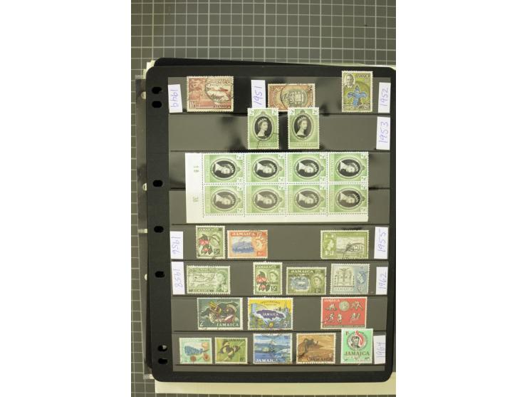 1897/2007, mainly mounted and unmounted mint collection with better stamps like SG #121-133a, from 1971 on unmounted mint, go