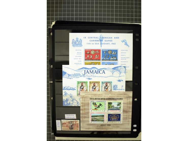 1897/2007, mainly mounted and unmounted mint collection with better stamps like SG #121-133a, from 1971 on unmounted mint, go