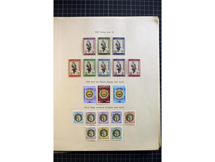MIDDLE EAST: 1936/80, mainly mounted and unmounted mint collection with many better stamps like Agencies in Eastern Arabia SG