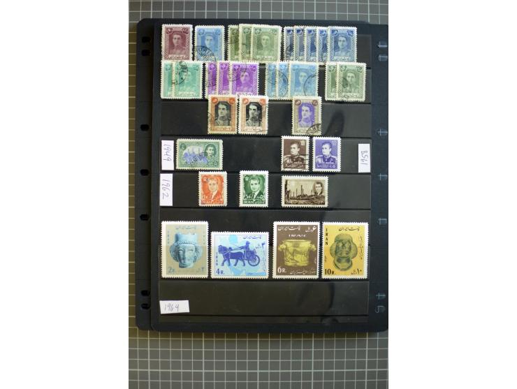 MIDDLE EAST: 1936/80, mainly mounted and unmounted mint collection with many better stamps like Agencies in Eastern Arabia SG