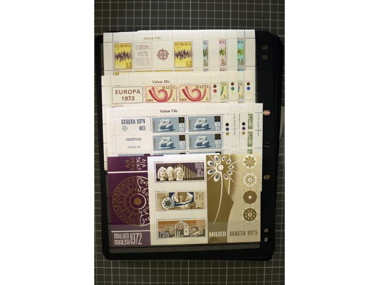 1937/2007, mounted and unmounted mint collection with better stamps including SG 230a, from 1971 on unmounted mint, good cond