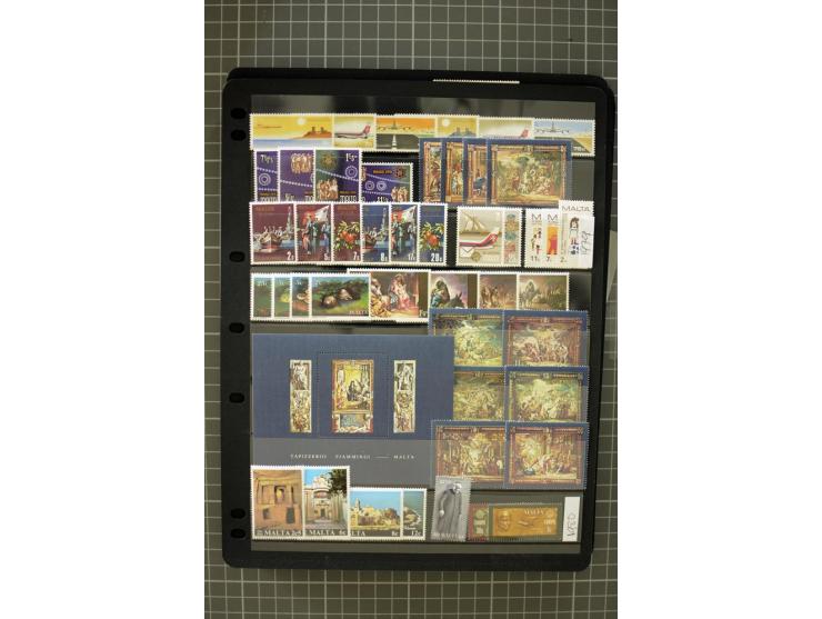 1937/2007, mounted and unmounted mint collection with better stamps including SG 230a, from 1971 on unmounted mint, good cond