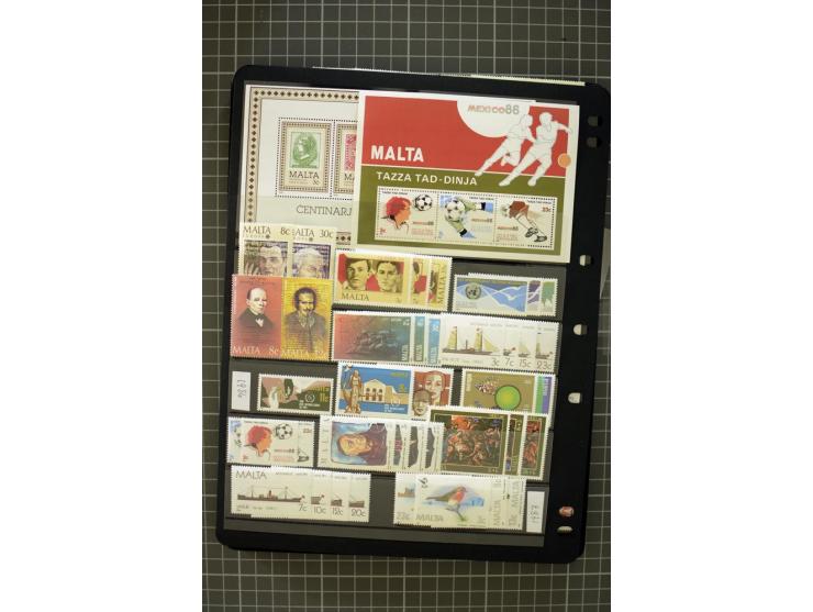 1937/2007, mounted and unmounted mint collection with better stamps including SG 230a, from 1971 on unmounted mint, good cond
