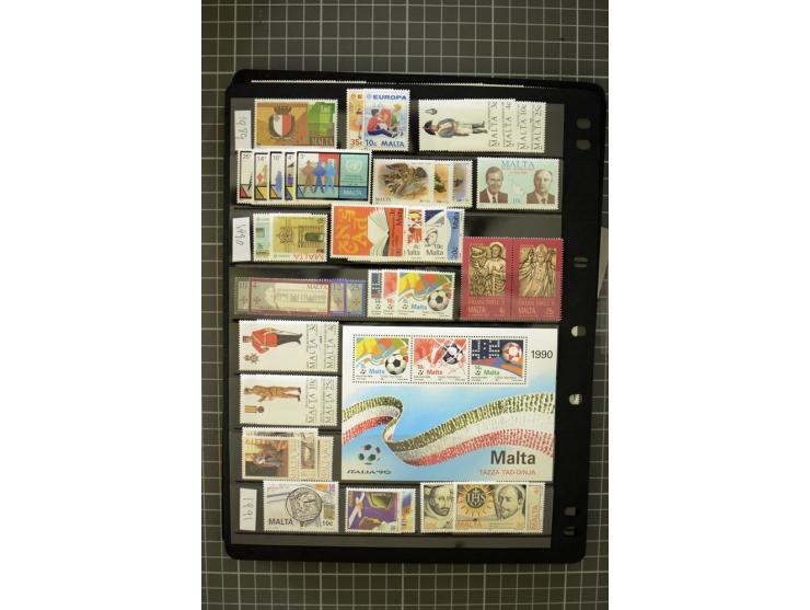 1937/2007, mounted and unmounted mint collection with better stamps including SG 230a, from 1971 on unmounted mint, good cond